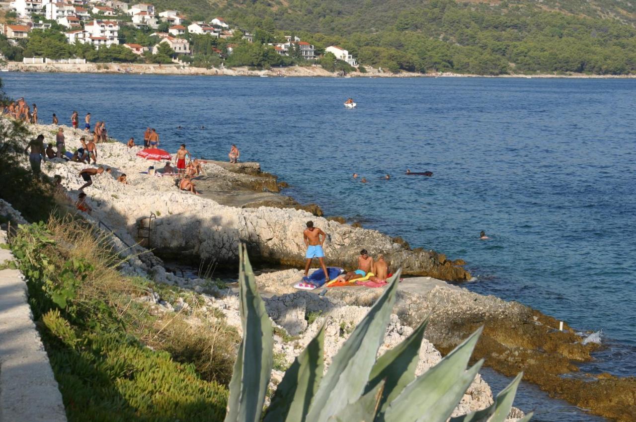 Family Friendly Apartments With A Swimming Pool Businci, Ciovo - 11232 Трогир Екстериор снимка