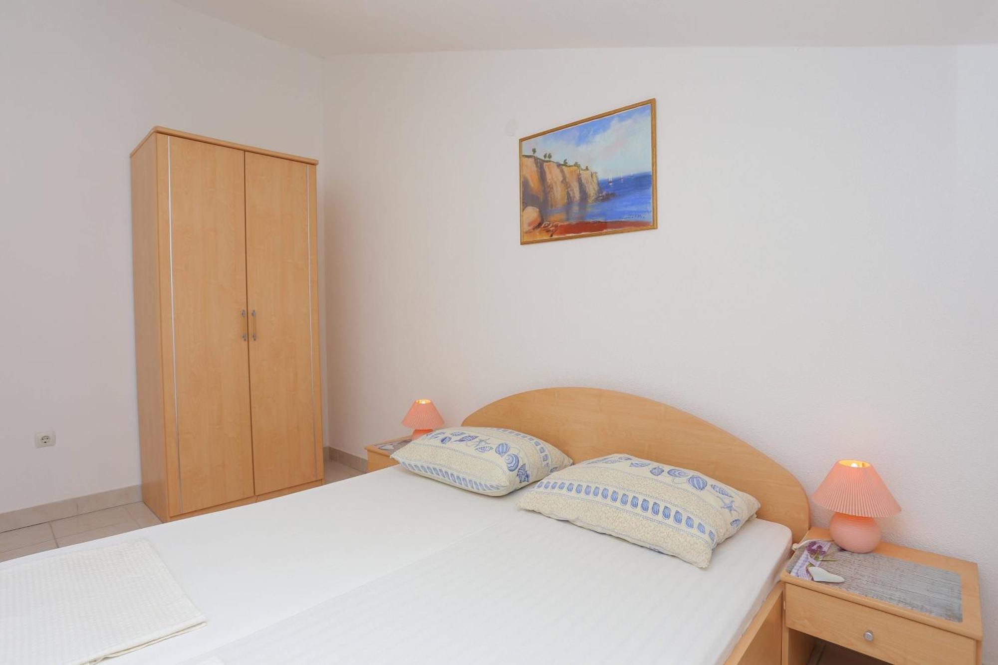 Family Friendly Apartments With A Swimming Pool Businci, Ciovo - 11232 Трогир Стая снимка