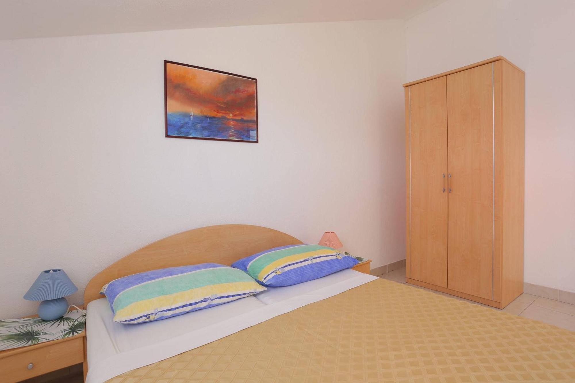 Family Friendly Apartments With A Swimming Pool Businci, Ciovo - 11232 Трогир Стая снимка