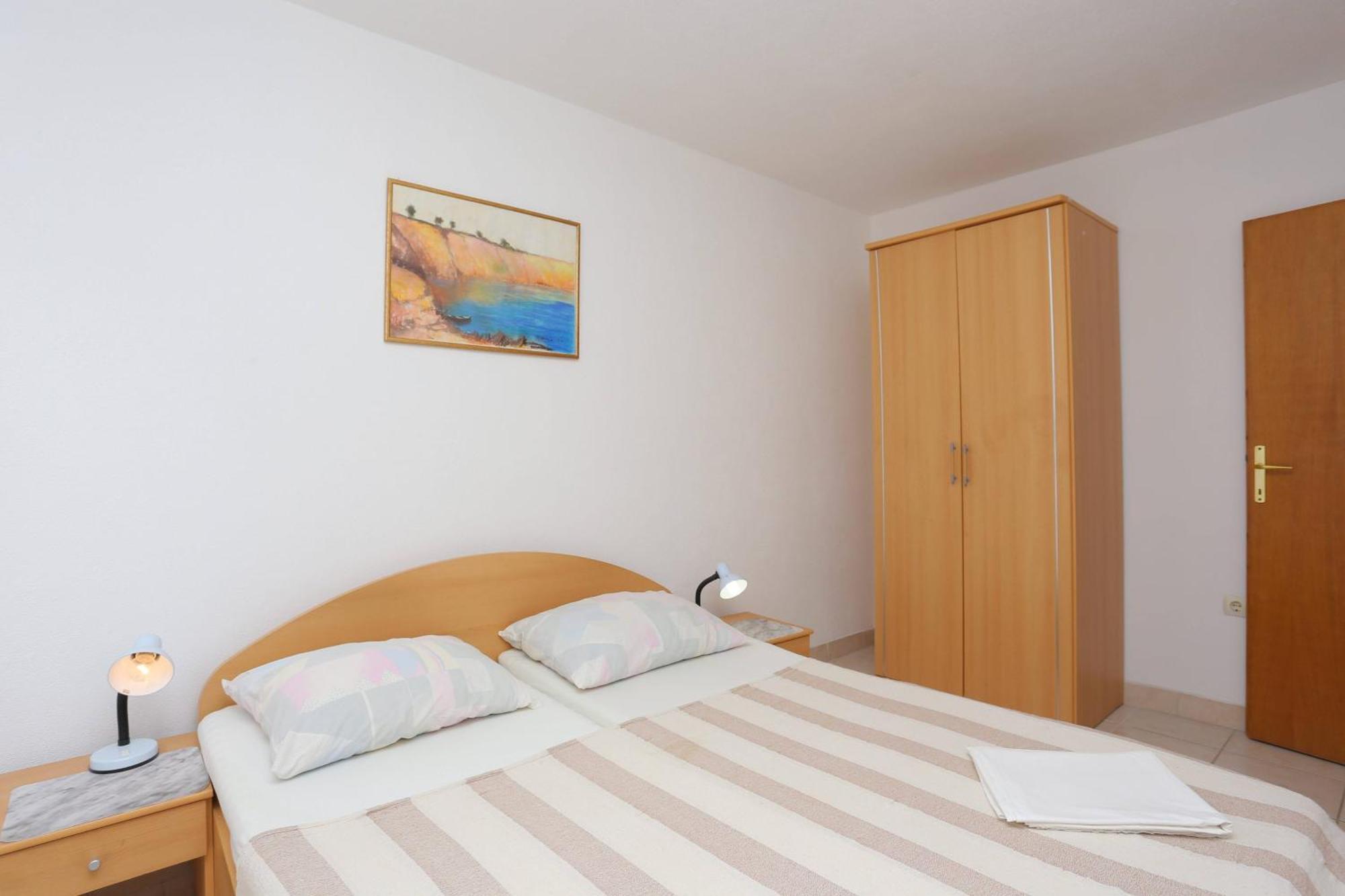 Family Friendly Apartments With A Swimming Pool Businci, Ciovo - 11232 Трогир Стая снимка