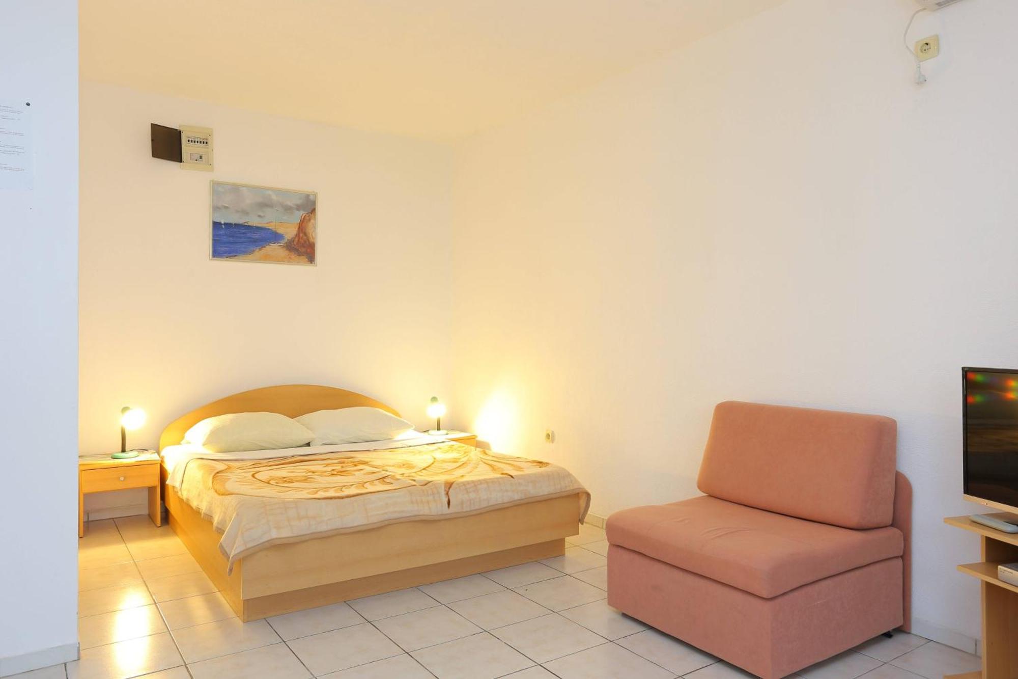Family Friendly Apartments With A Swimming Pool Businci, Ciovo - 11232 Трогир Екстериор снимка