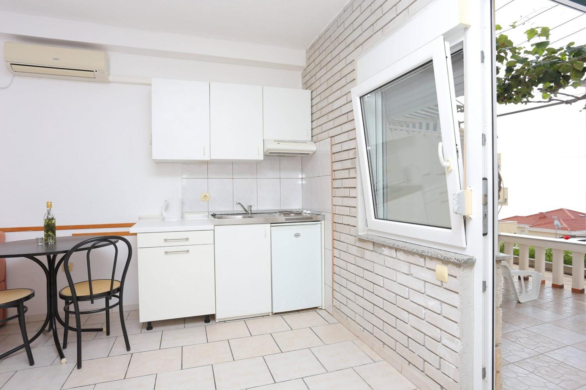 Family Friendly Apartments With A Swimming Pool Businci, Ciovo - 11232 Трогир Екстериор снимка