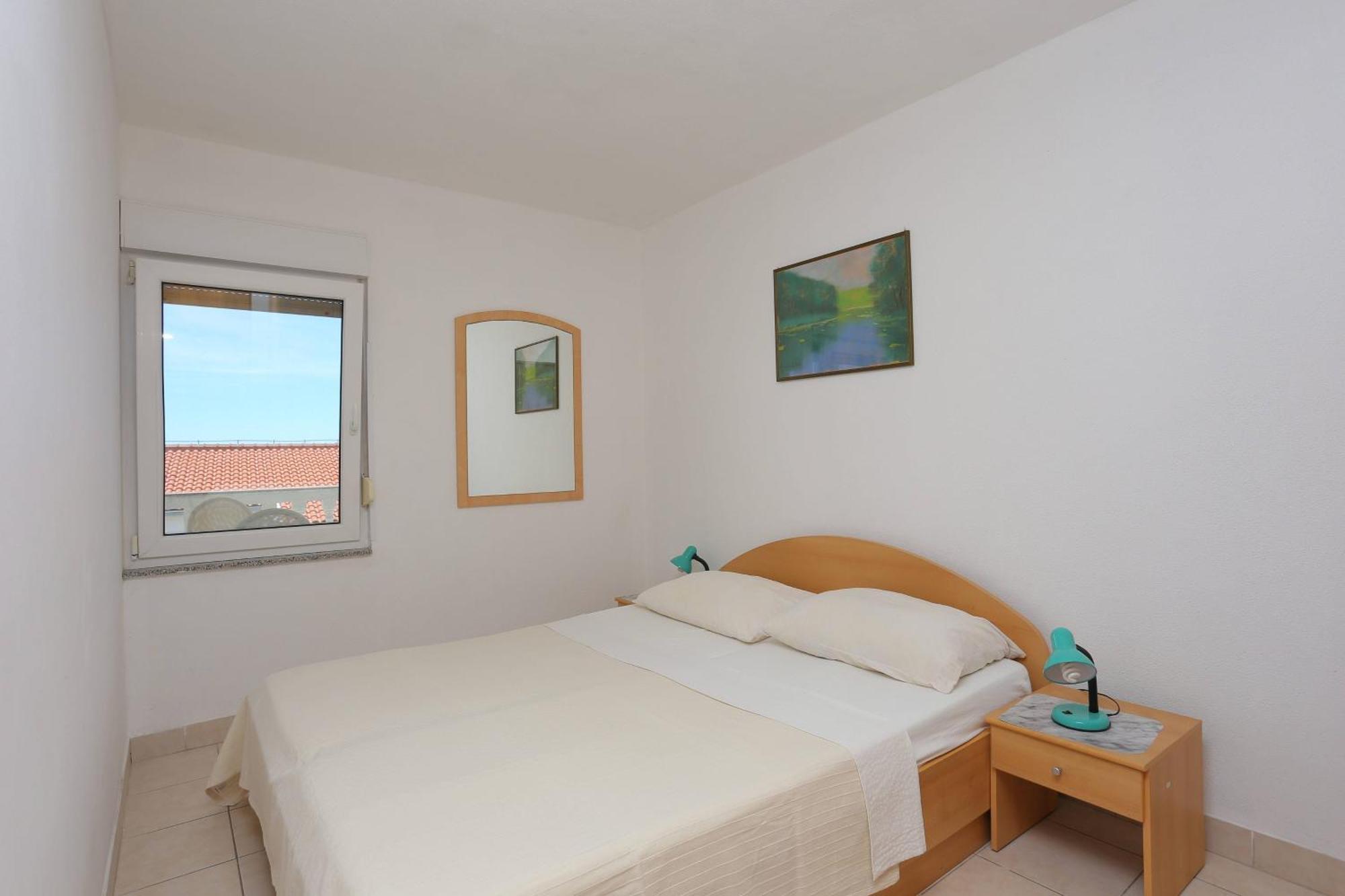 Family Friendly Apartments With A Swimming Pool Businci, Ciovo - 11232 Трогир Екстериор снимка
