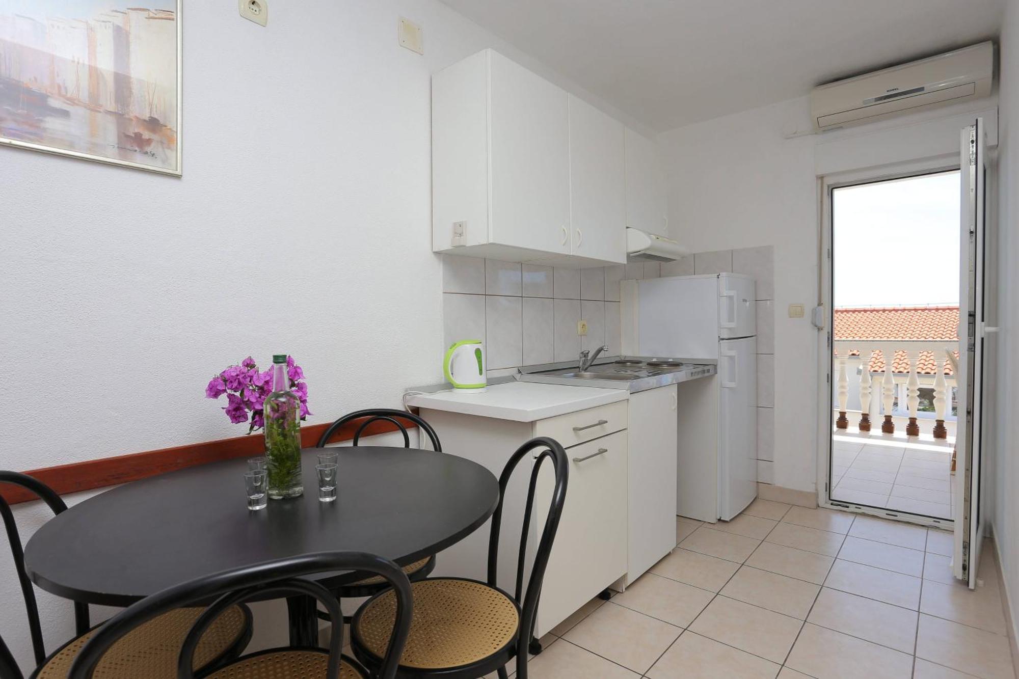 Family Friendly Apartments With A Swimming Pool Businci, Ciovo - 11232 Трогир Екстериор снимка