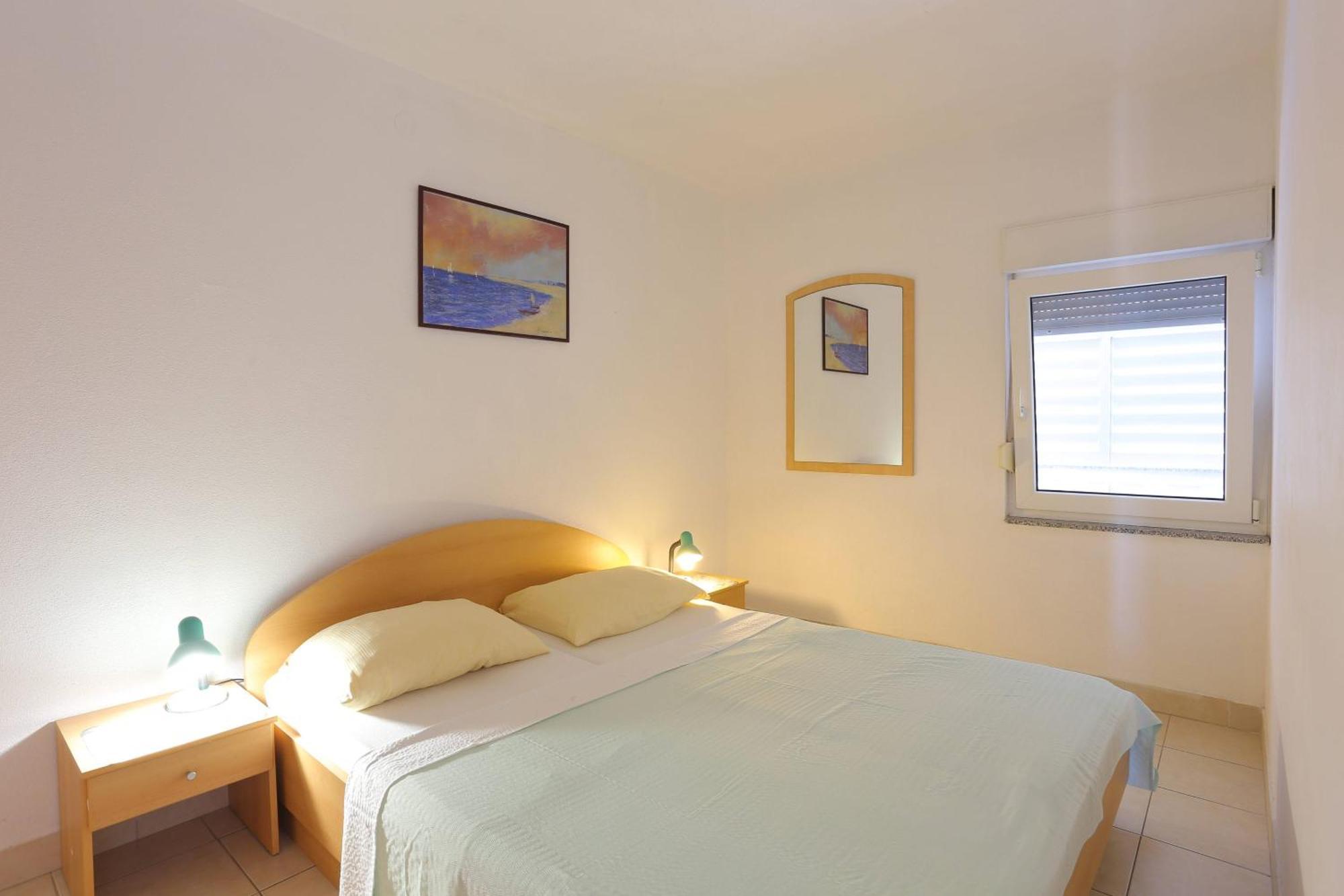 Family Friendly Apartments With A Swimming Pool Businci, Ciovo - 11232 Трогир Екстериор снимка