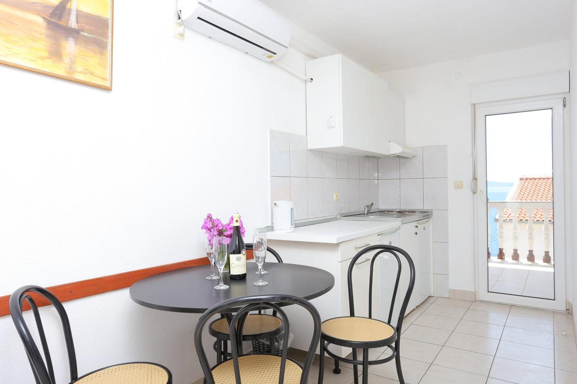 Family Friendly Apartments With A Swimming Pool Businci, Ciovo - 11232 Трогир Екстериор снимка
