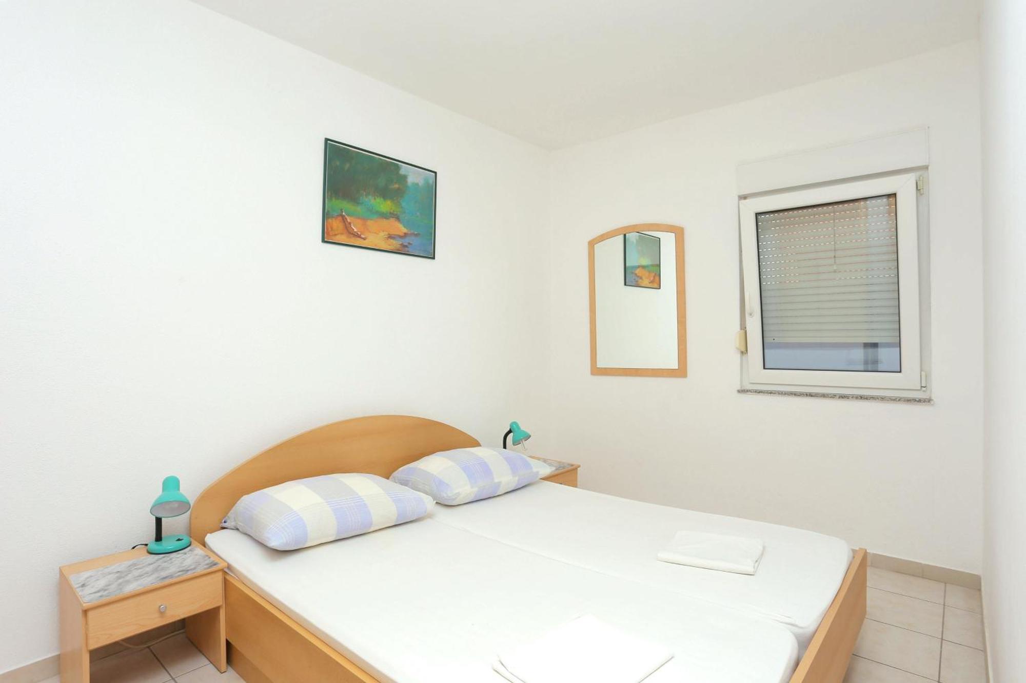 Family Friendly Apartments With A Swimming Pool Businci, Ciovo - 11232 Трогир Екстериор снимка