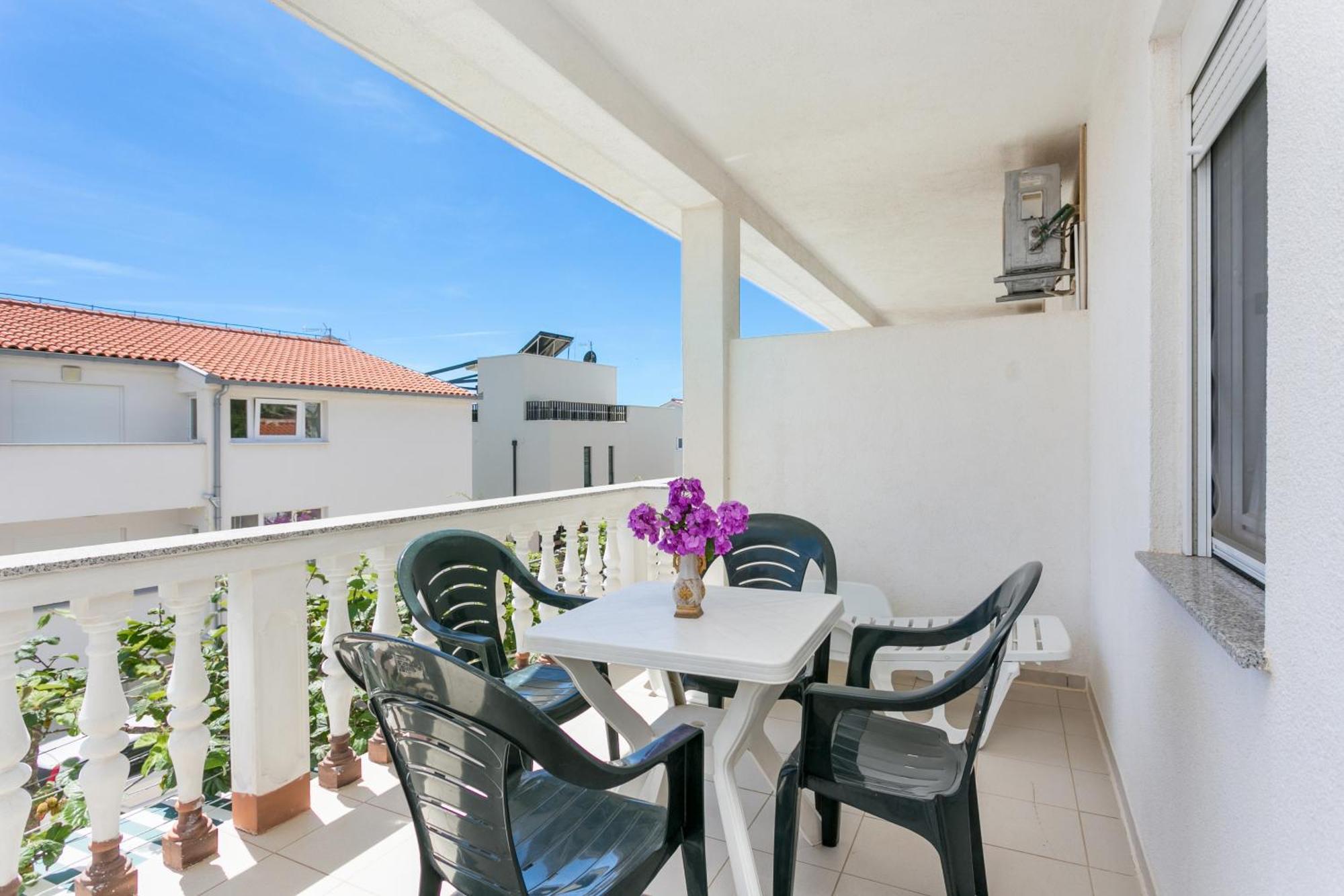 Family Friendly Apartments With A Swimming Pool Businci, Ciovo - 11232 Трогир Екстериор снимка