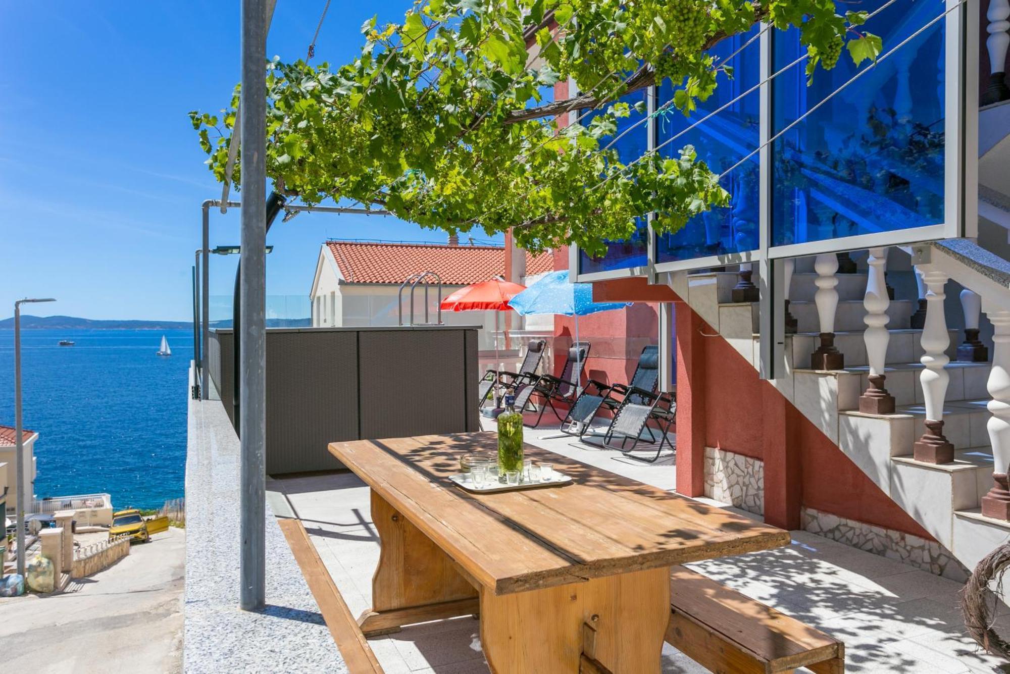 Family Friendly Apartments With A Swimming Pool Businci, Ciovo - 11232 Трогир Екстериор снимка
