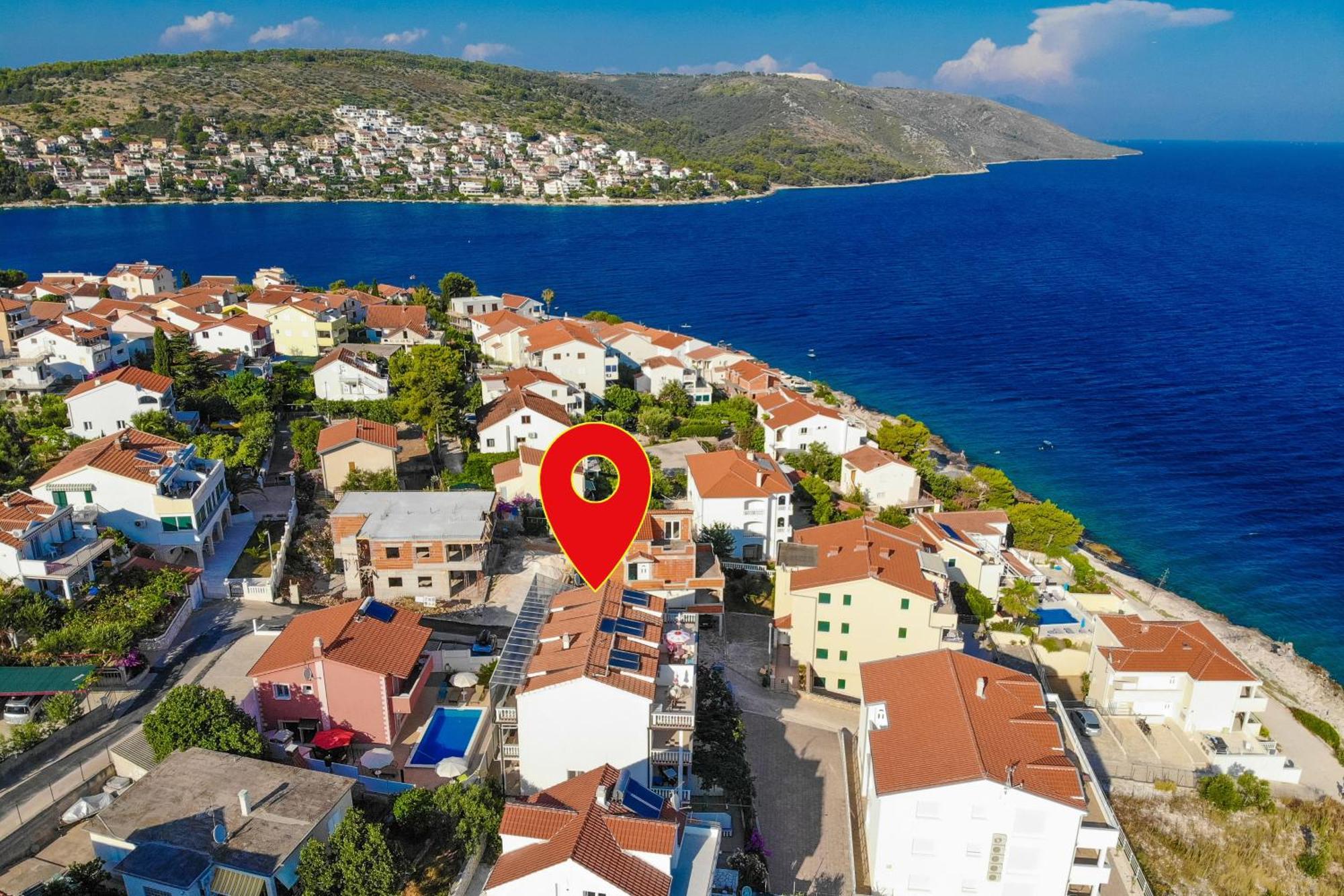 Family Friendly Apartments With A Swimming Pool Businci, Ciovo - 11232 Трогир Екстериор снимка